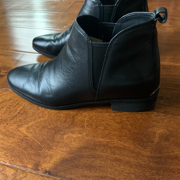 Michael Kors flat black leather booties. Size 7.5 - Picture 3 of 4